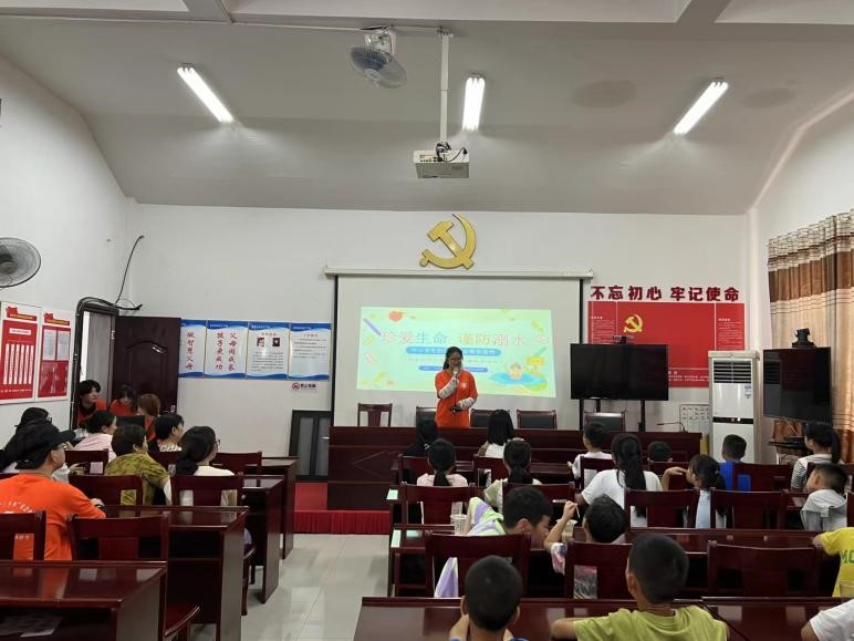 ��ů����ɽ��ͯ����������δ��