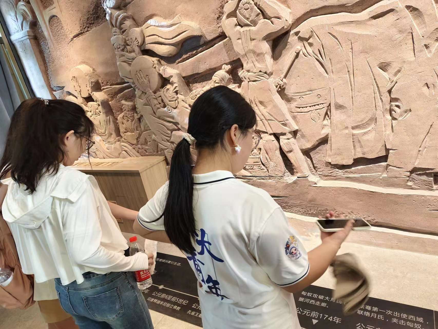 �������ػͣ�̽��ʷ���ȡ�������ʷ�뷢չ�������Ļ��ں�