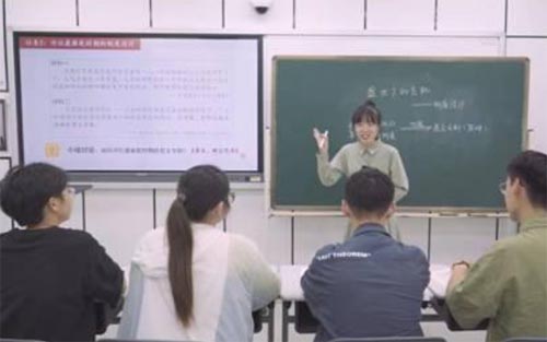 �´�����ѧԺѧ���ٻ�����쳤����ʦ������ѧ����������һ�Ƚ�