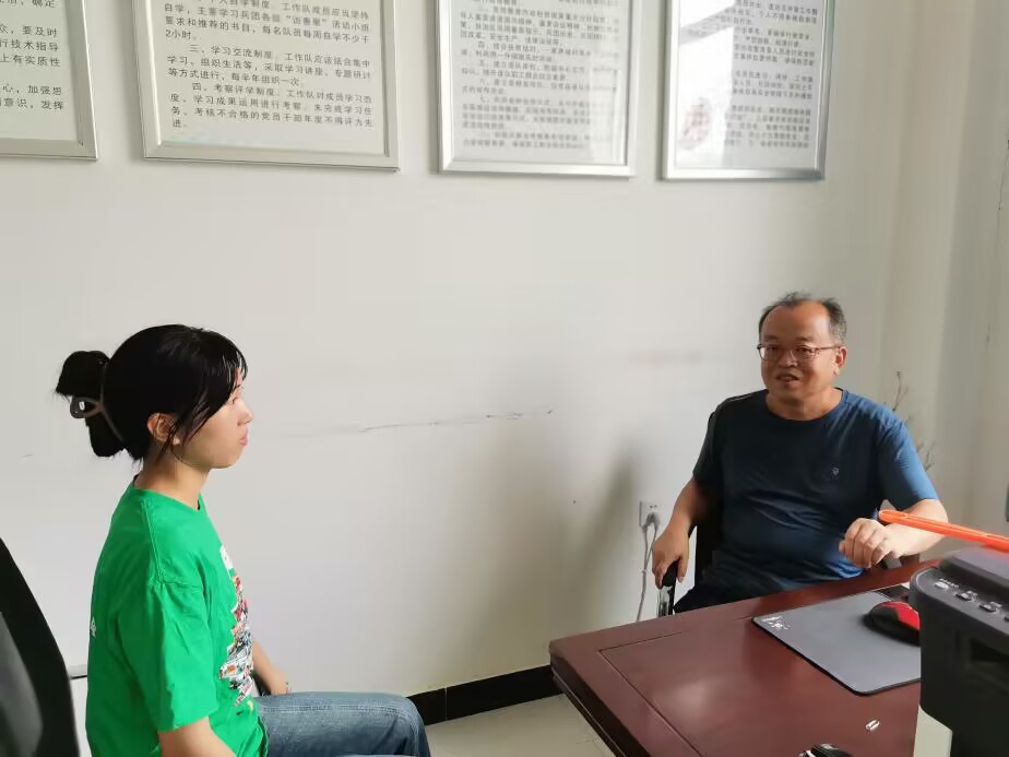 ���硱Լʢ��   �ഺ����ʱ                ����������������ų�Ա�ɷá��ûݾۡ�������Ա