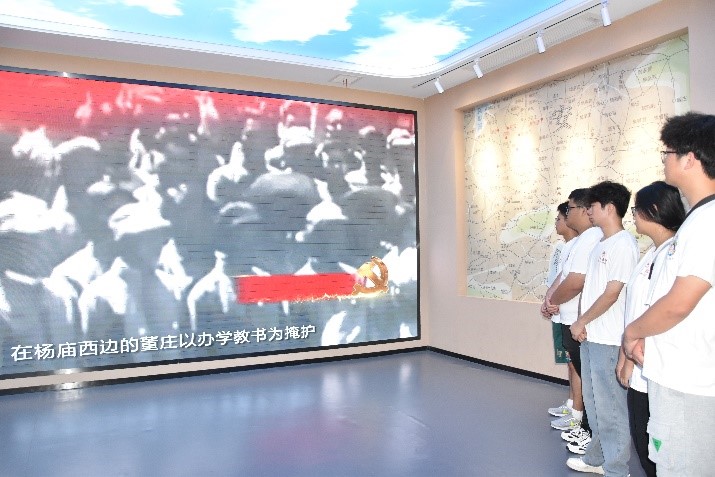 �Ϸʴ�ѧ�Ƚ����칤��ѧԺ�����Կ̺�ɫ���򣬾��Ѻ�ɫѪ��������