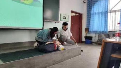 ���ݽ�ͨ��ѧ�й�����־Ը�ߵ�25���о���֧���Ž��а�ȫ������ѵ