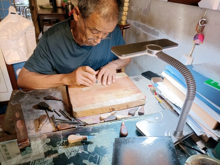 Ʒ�������ף����Ļ���Ȥ����̽��Ԭ�Ҵ���ɫ�Ļ����ʵ�����ʵ���ģ�