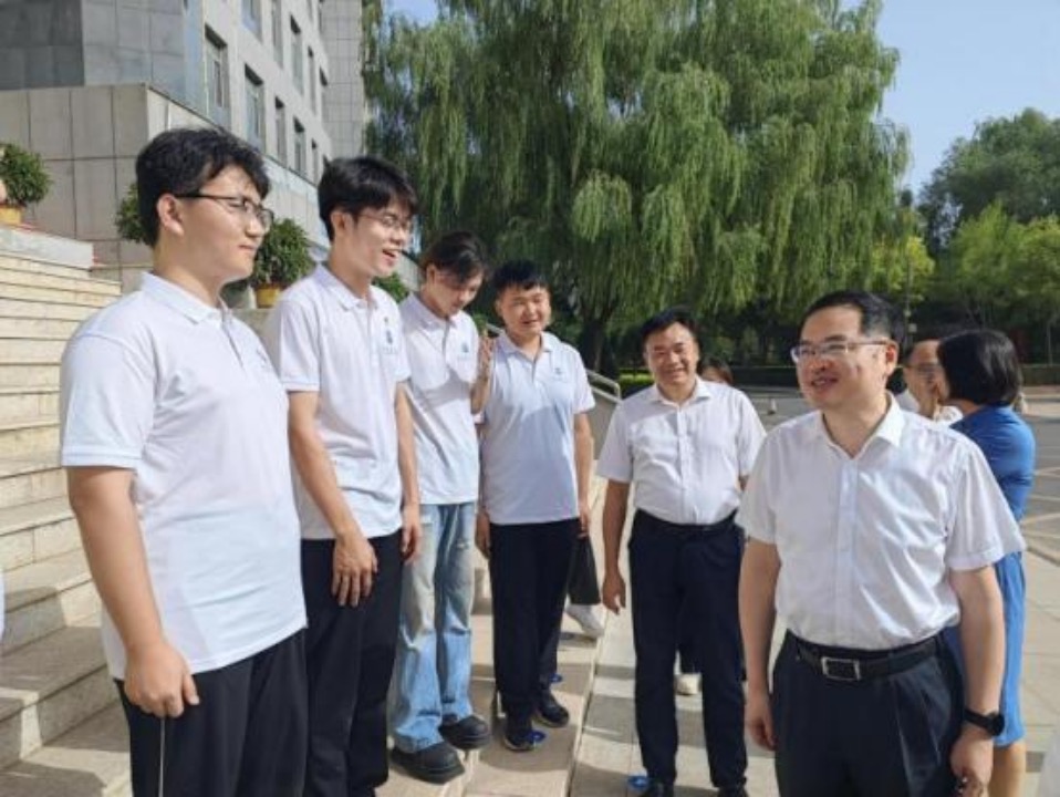 ������Уҽ�ƴ�ѧ���Ͽ�չ��ɽ�����Я�ֹ��������ʵ���