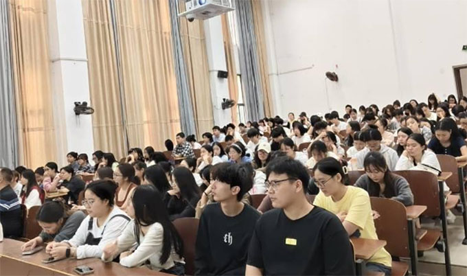 ��ʦ���������ѧԺ2025���ҵ������ߴ�ѧ����ҵ��������ѵ��Ӫ