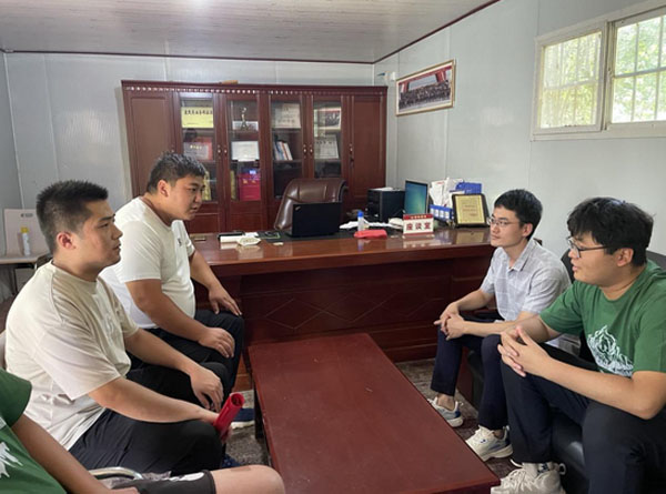 �����β��ݡ�ʵ���ŵ��ж��ջ�����ľʾ������