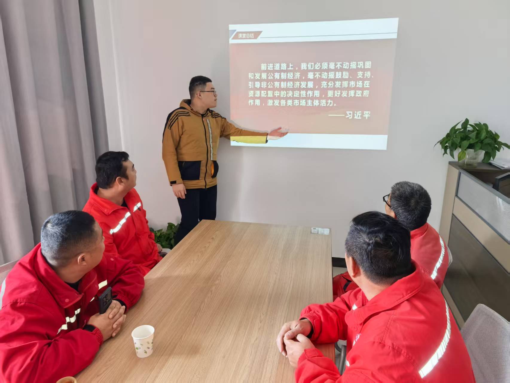 ˫�������������;��������ѧ�ӿ�չС����̸��