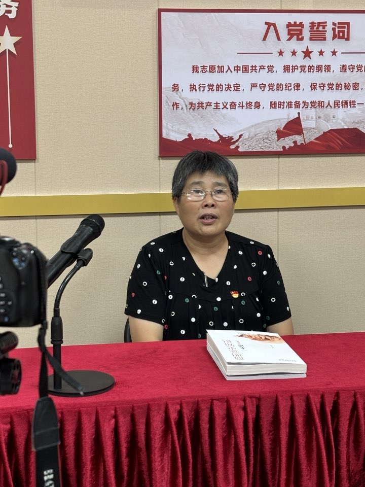 �����й����������Ϲ��¡�����ƶ���ѧ�������е�˼����