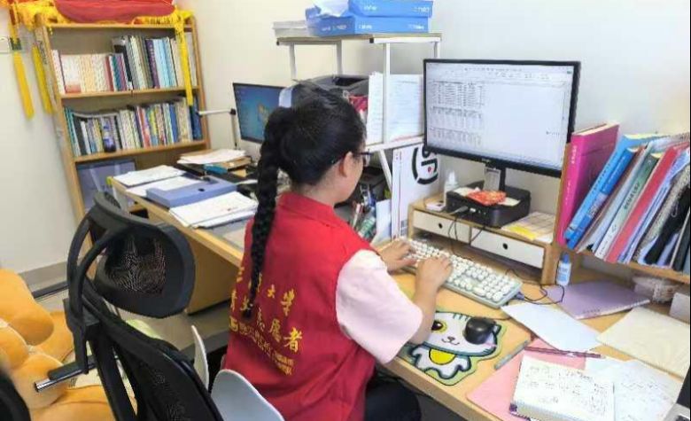 ��Ͽ���ǻ��Ŷӣ���ҽ�ںϻ����¶�֢��ͯ����·