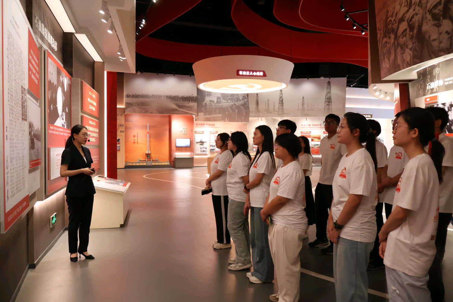 ����ʯ�ͻ꣬�ܽ������̡�����Mg-Li��δ���������ʵ���Ųι�ʤ��