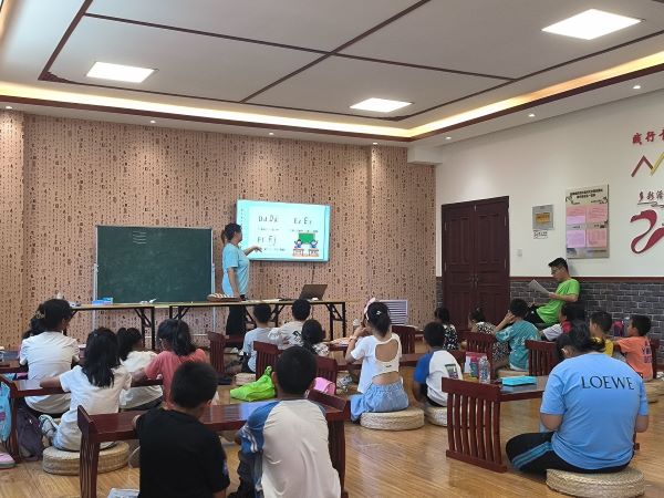 ɽ��������ѧ���Ͽ�ѧ�빤��ѧԺ��������ʵ���Ŷӿ���ĥ�������»�����������Ӣ��С����