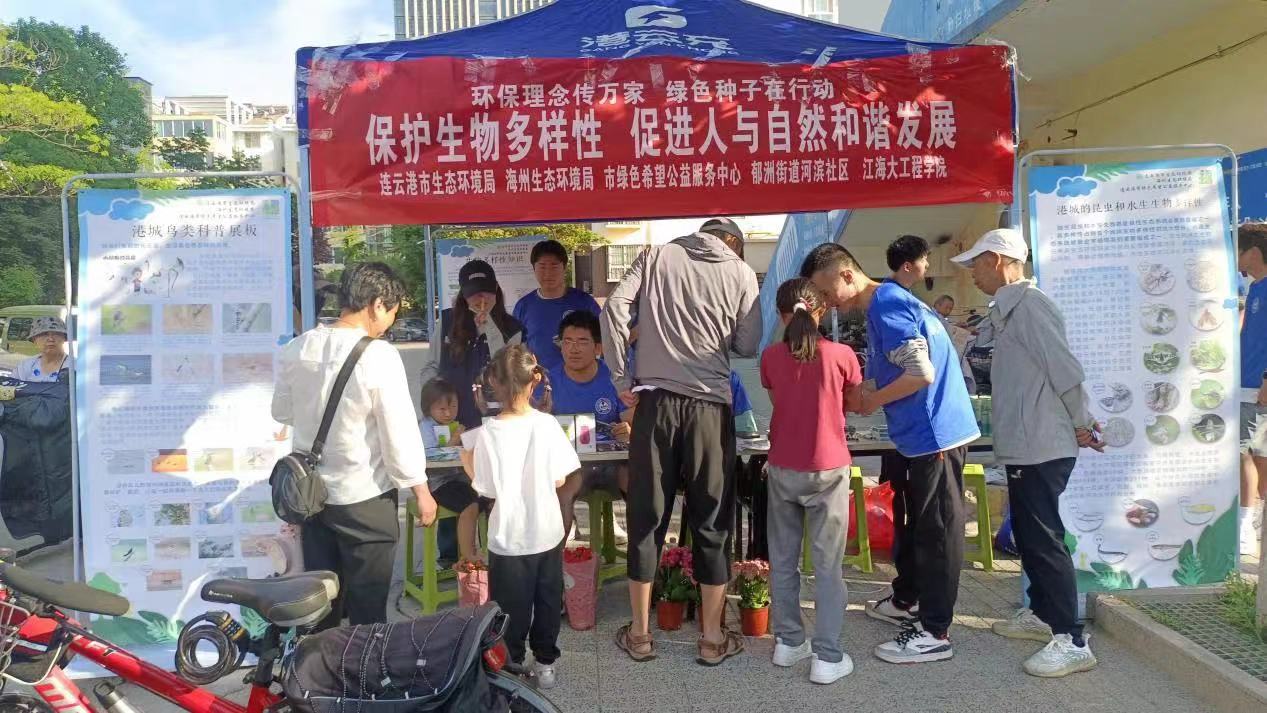 С����������̬�����������붯Ա