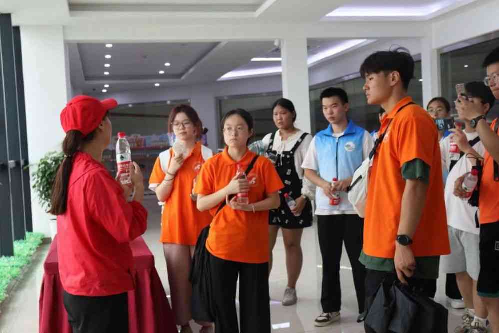 �����ǵ���������Ϊ��Դͷ��ˮ��