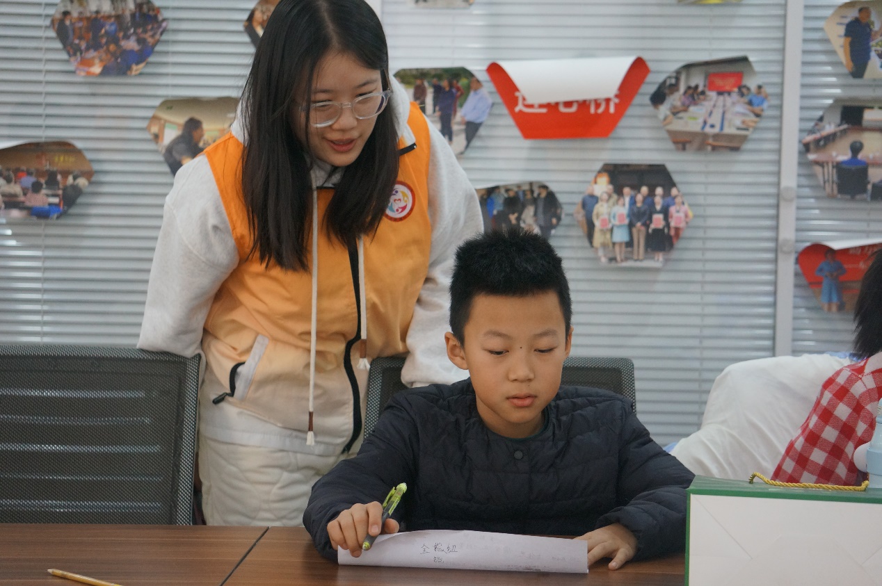 ɽ�����硰С������Ȥ���ö���Ӫ�˳����Ļ