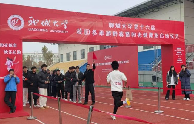 ԽҰ����չ��ɣ���ýѧ�ӻ�Ѽ�