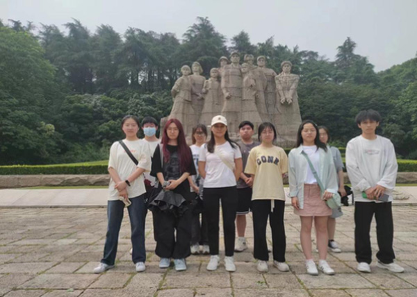 �Ͼ���Ϣ���̴�ѧ��ɽ��ԺС�ֶ��껨̨���ʵ����ʵ