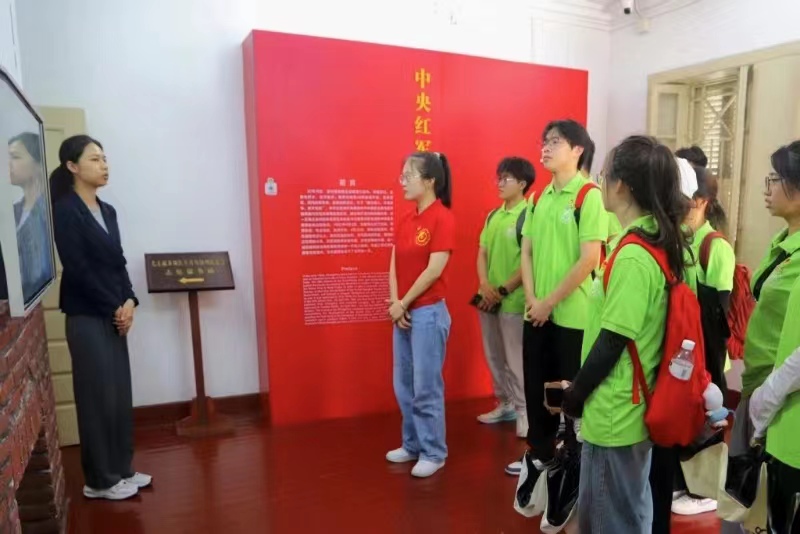 ����ũ�ִ�ѧ���������ϢѧԺ����������������������㣬�����ഺ��ʵ����ǰ������֥ɽ��¥��չ��ѧ�