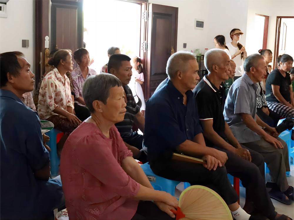 ��ɫ��̼����ׯ����������塱ӭ����