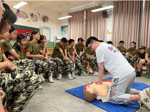 ������ý�У԰��������ɫ������