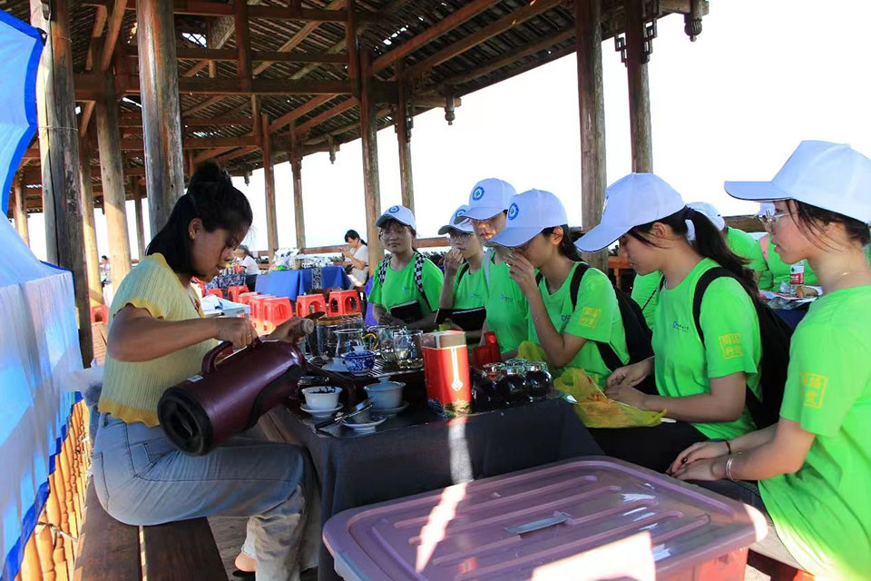 �����ں����˲ţ��캽�ܶ������̡�����������Ժѧ�Ӹ����ݿ�չ