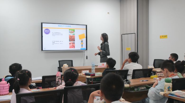 ���������Ρ�ҽ�Ʒ�����ǰ������������չ��ǻ֪ʶ����