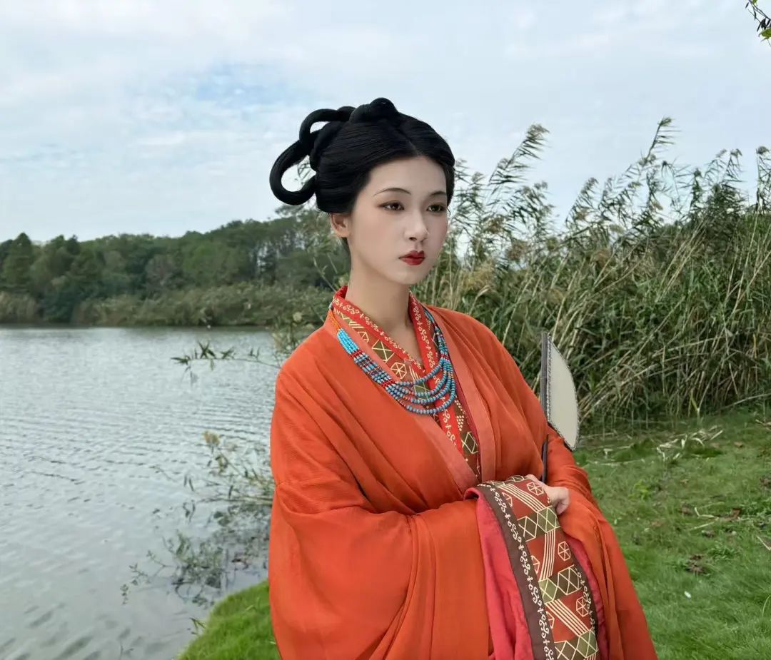 �й������ա����á��¹��Ϲ�������֮��ķ�����ֵ��� 