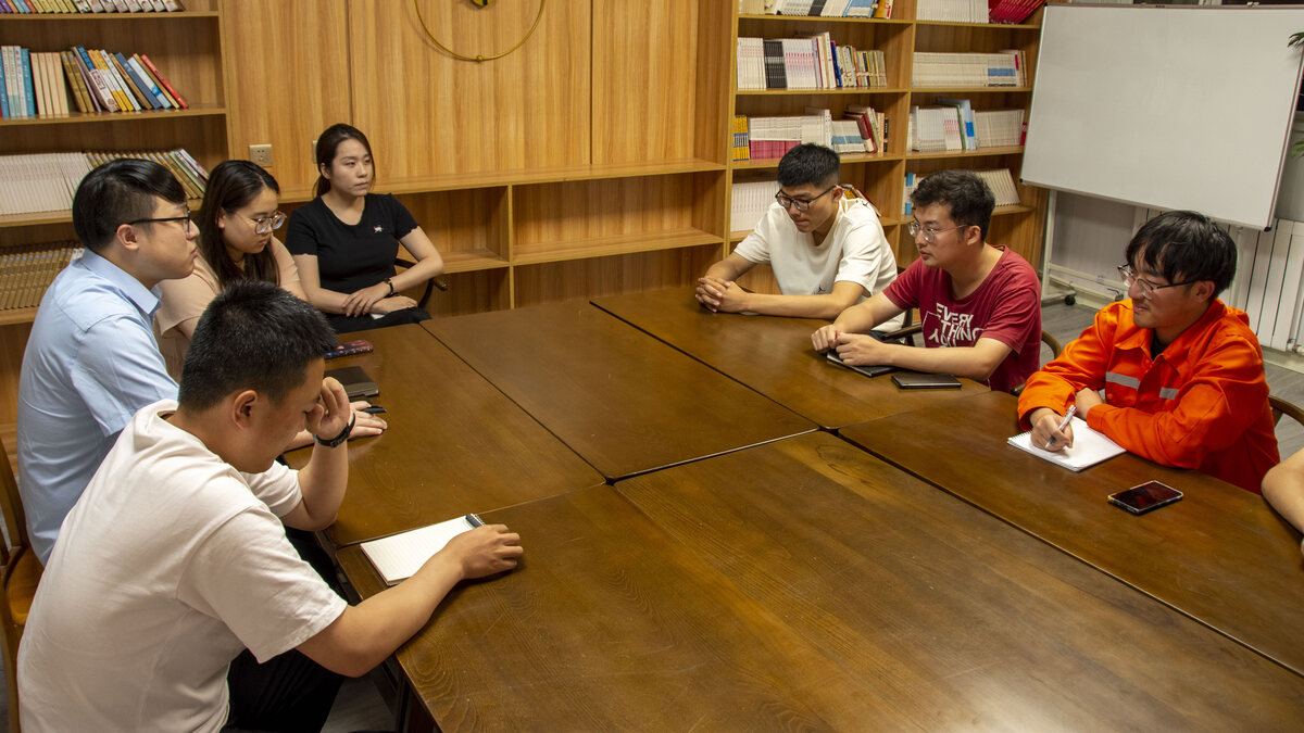 ��̼�������ͣ���ɫ��̬����