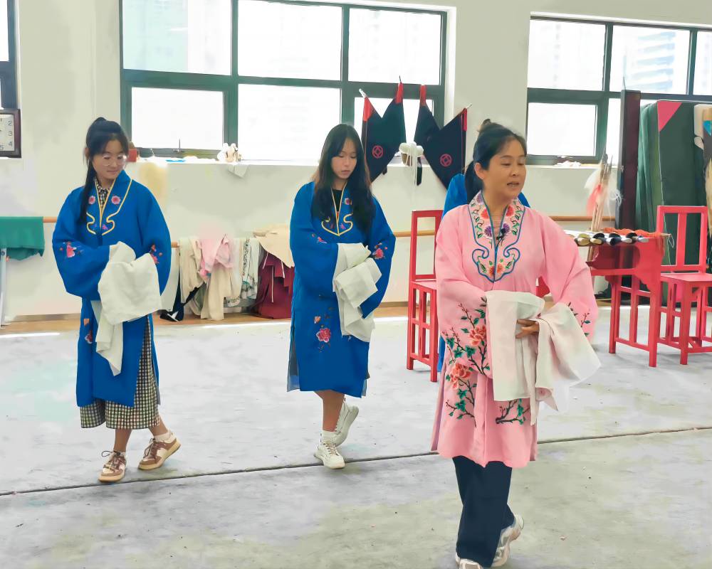 �������ʵ����ԥ�������ϣ��ࡰ�硱����