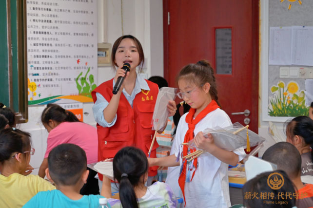 �ɶ�������ѧ��н���ഫ�������ػ����й������滭��ϵ־Ը������