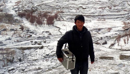 ���ش�ѧ����ٱ߰ʹ���