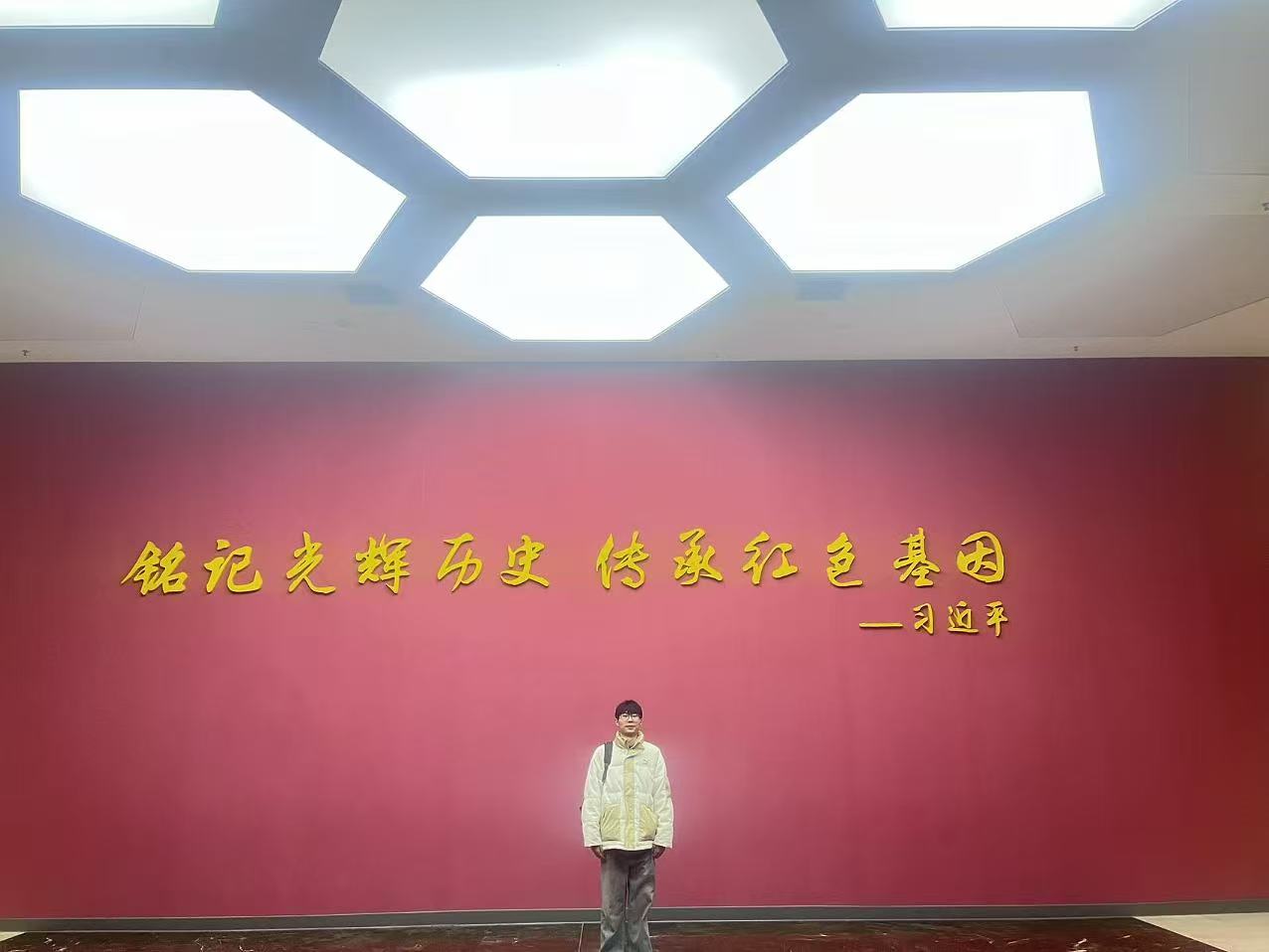 ׷Ѱ��ɫ���䣬���и�������