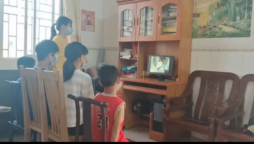 �������ʵ���ţ���ө��֮�⡱����С�ֶ�---ө���ƿ��ã�������ͯ�����ɳ�