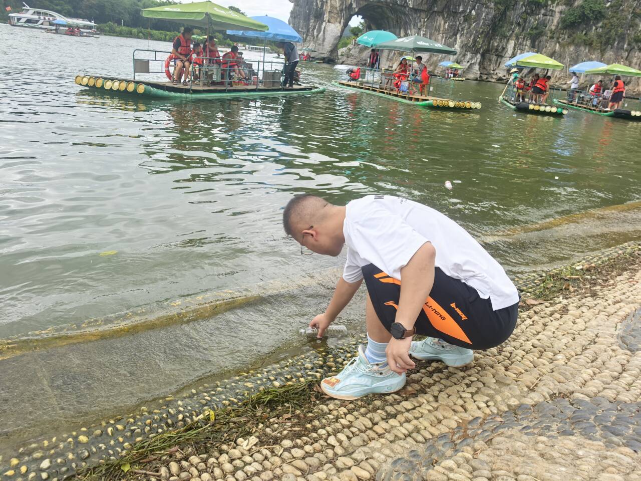 �����ʵ�������ѧ��ҩѧѧԺ���ػ���ĸ�׺ӡ������������콭