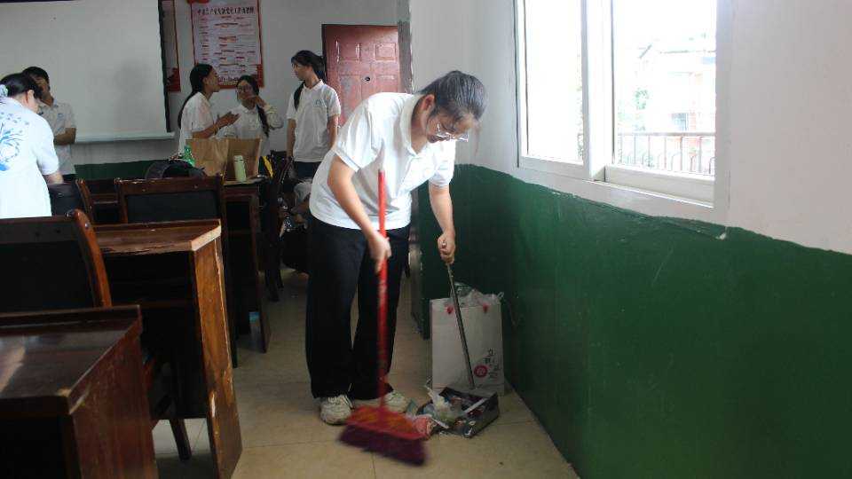 �ͻ����ա�������ʦ����ѧ��ѧѧԺ���롱Դ��˼�����λ��ʵ����