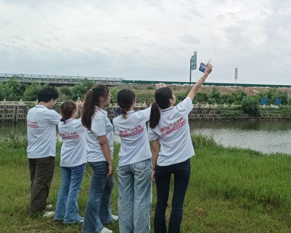 ��Ժѧ��������ʵ����ʵ����С����̬�����У�����ˮ�����ֳ���