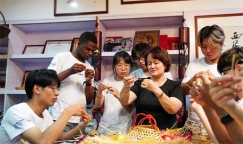 �����ѧ���߽��㽭 �����й��Ļ���ͳ�ͷ�չ�ɾ�