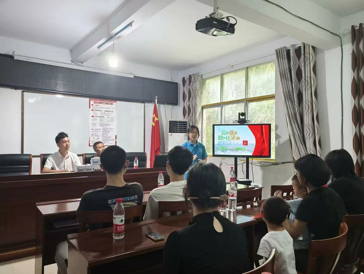 ���ڡ������硱���˿�����ѧ���߽������أ���չ����֪ʶ�ռ��