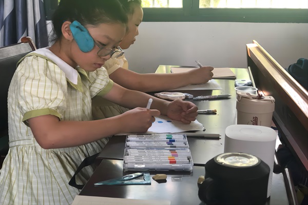 �������ʵ�������������ѧԺ���ഺ���Ρ�ͨ��־Ը����ӿ�չ��