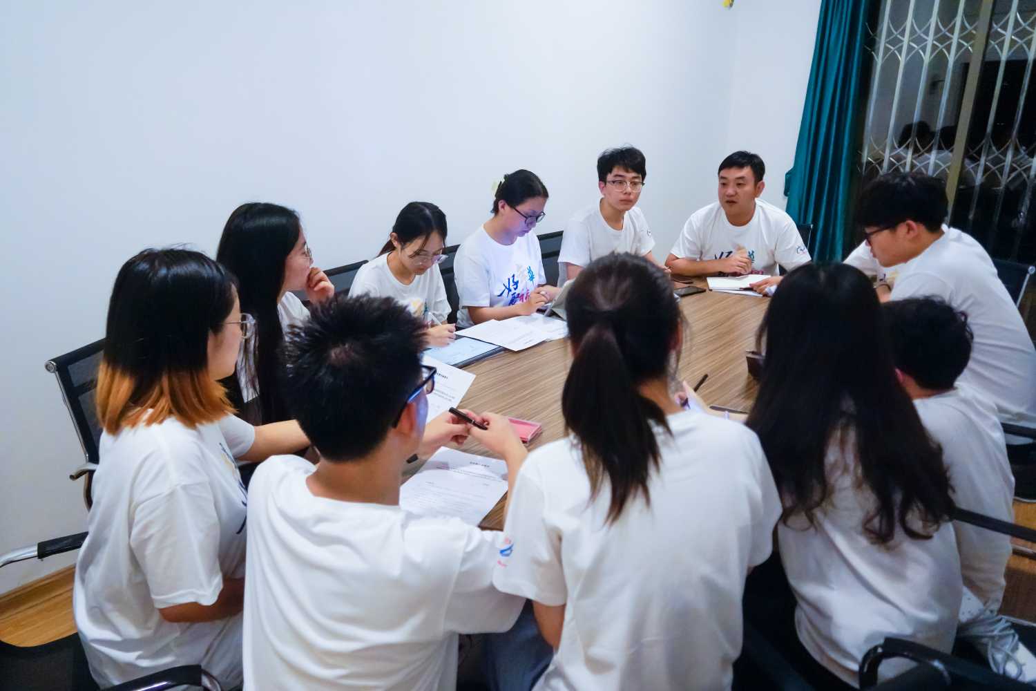 �����껪���۸��ݡ������й�ʯ�ʹ�ѧ�������������м�ʵ����׼������˳����չ