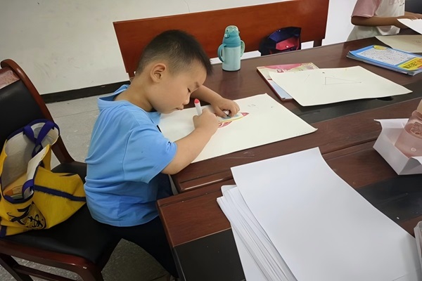 �������ѧԺ���ഺ���Ρ�ͨ��־Ը����ӿ�չ�����û���������������������������γ�