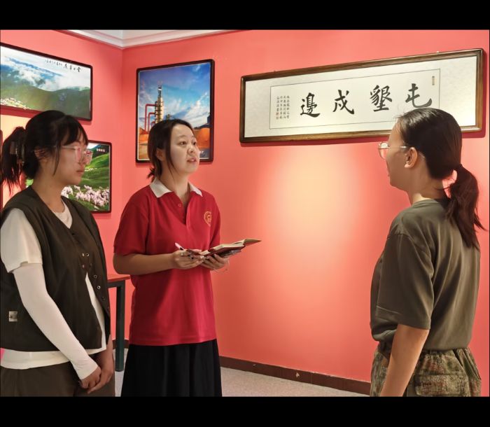 ���к�ɫ�����ػ��ҹ���ʷ��������ľ��ѧ��׷�ݱ��ż��䣬������ɫ���̡�Ѱ�����߷ü�ʵ