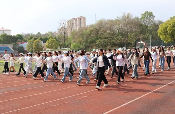 ����ʦ����ѧ������ѧѧԺ�쵼ο�ʱ�սУ�˻��˶�Ա���볡ʽ������Ա