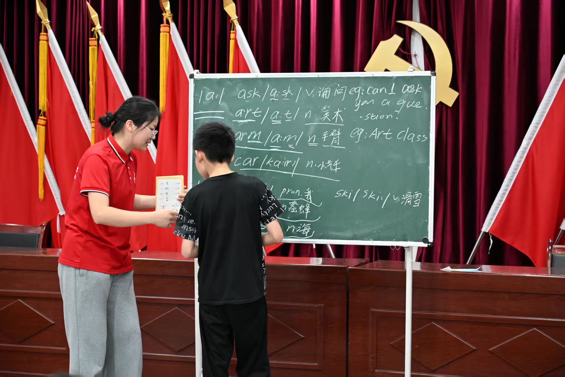 �Ϲ���ʵ�����߽���������壬��Ԫ���������ʱ��