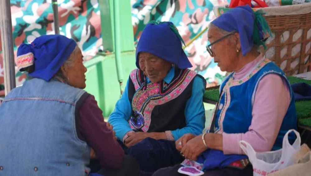 �þ۹��ʹ��� 뢻���ɫ��ͼ