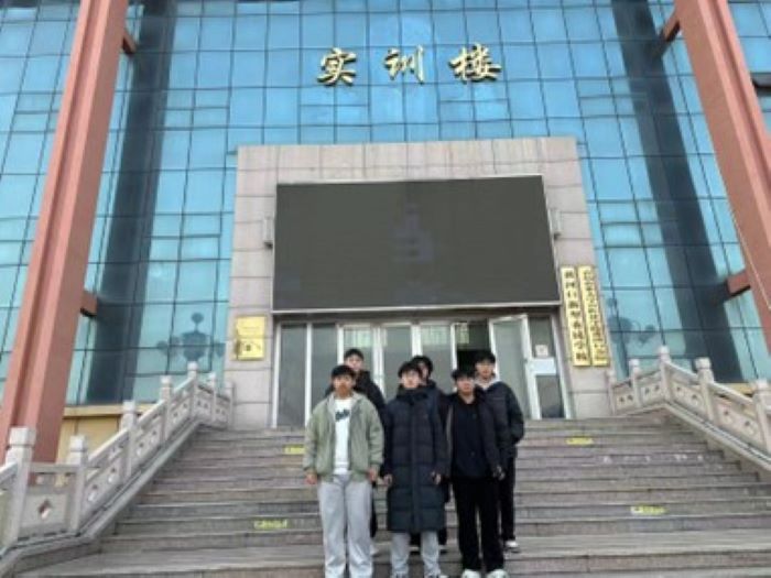 �ĳǴ�ѧ��������ѧԺѧ������ĸУ��չ�����������