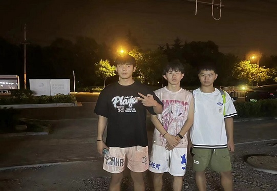 ࣬С𡪡Ͼպѧ̼࣬