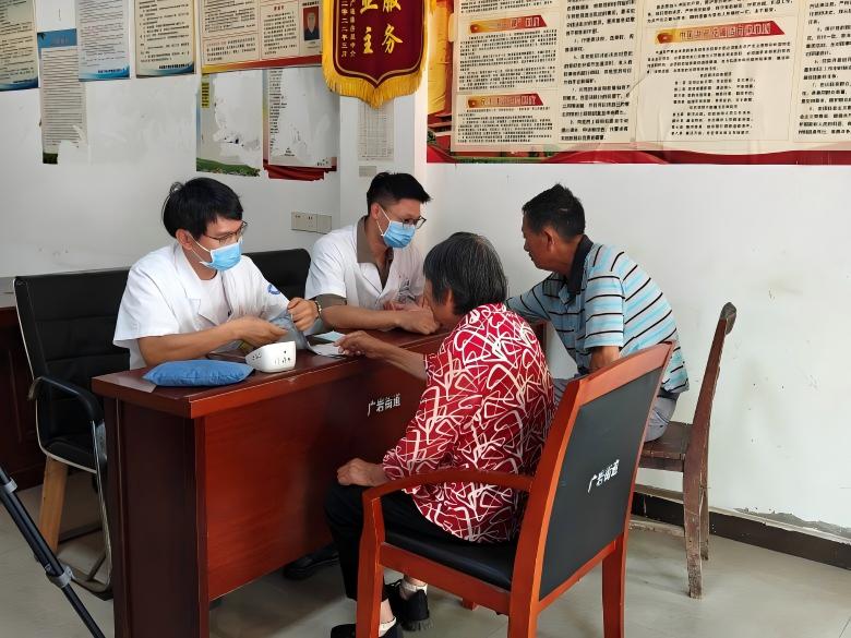 ������ҽҩ��ѧ�������硱��ҽ���ں�ůͯ�� �����������