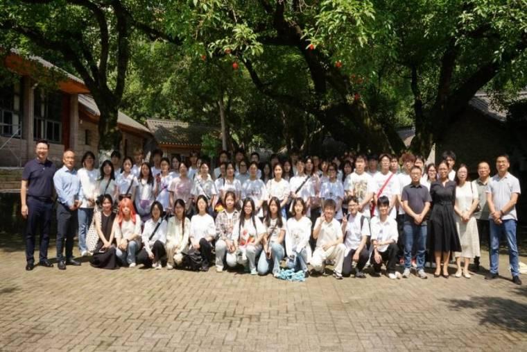 ��������ѧԺ���´�ҵѧԺԺ�������һ����У���콻�����´�ҵ��