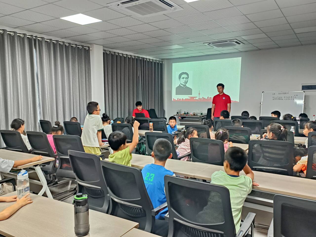 Ȥζ��ʫ��ѧ�����о����Ļ�