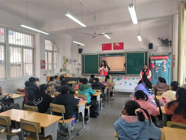 �����˼䣬ѧ�׷���